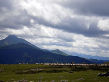 France-Pyrenees-Follow the GR10 in the Pyrenees